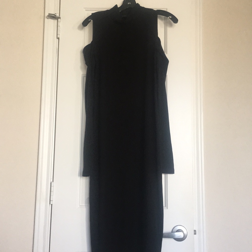 EUC Revolve Black Cold Shoulder Ribbed Swtr Dress!